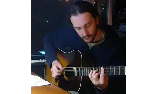 SUNAY ÖZGÜR  (BAS GİTAR)